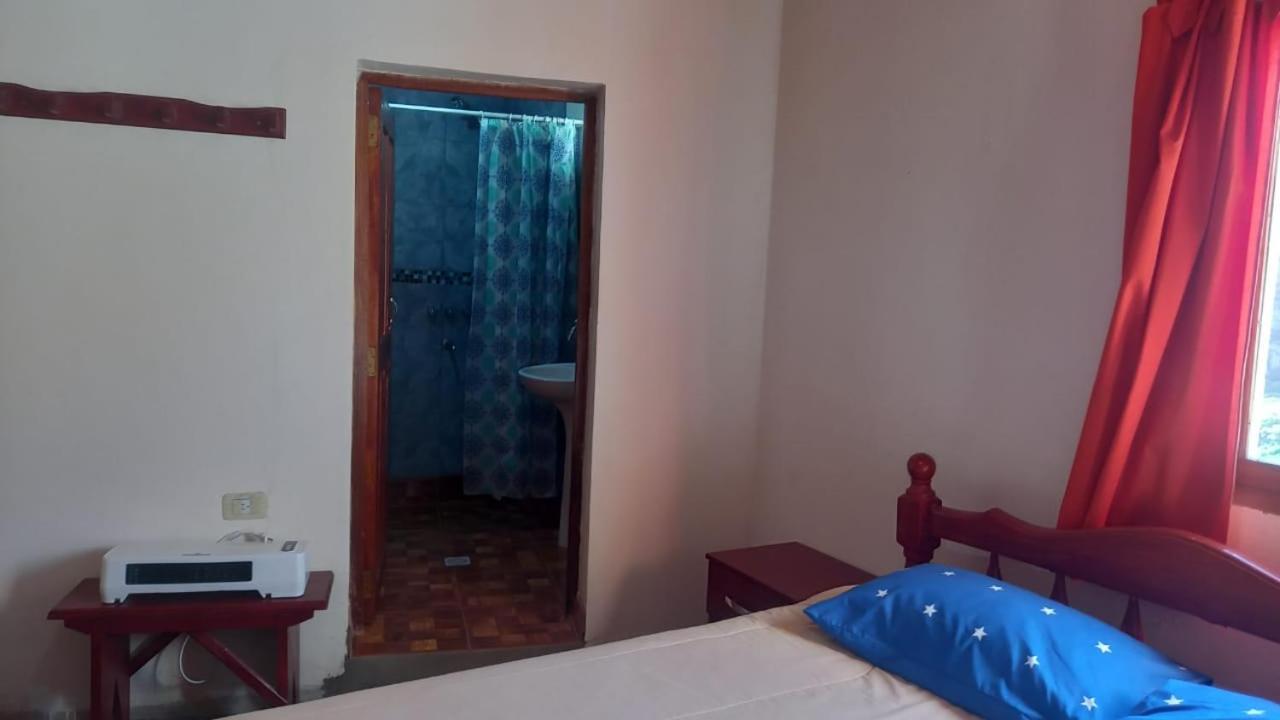 Hospedaje Ale إيرويا المظهر الخارجي الصورة